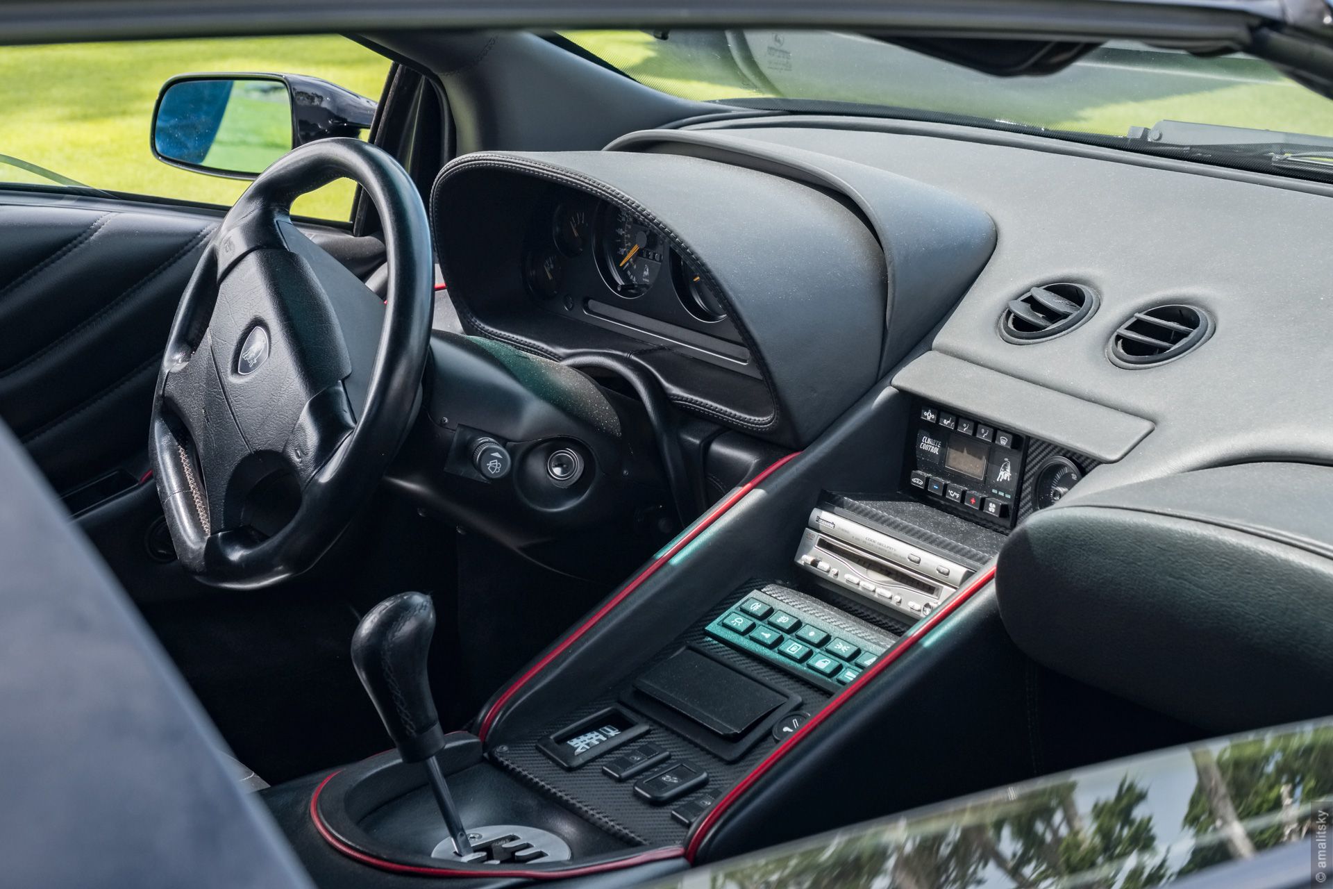 Lamborghini Diablo Interior