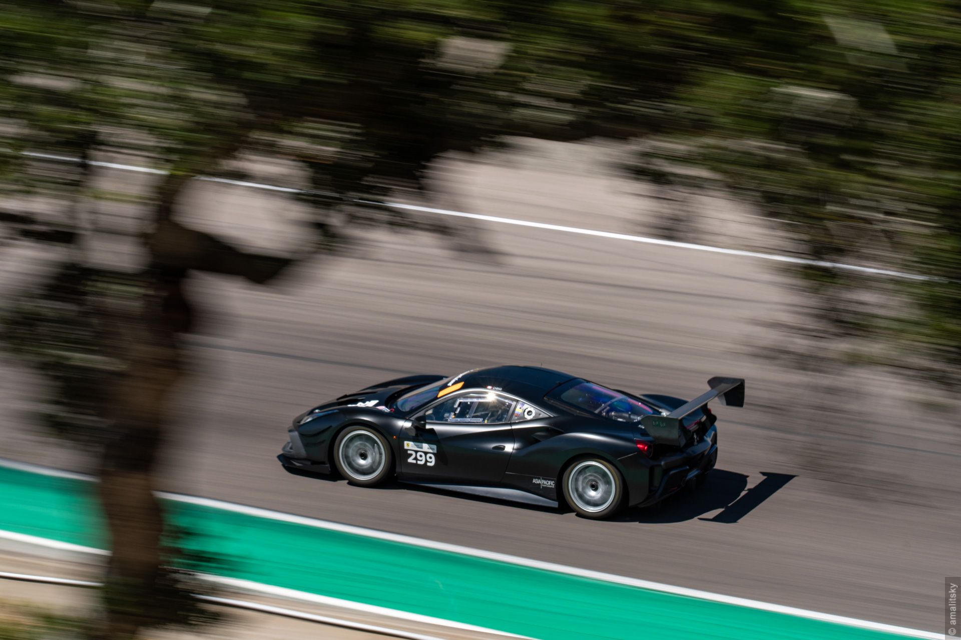 Ferrari 488 Challenge