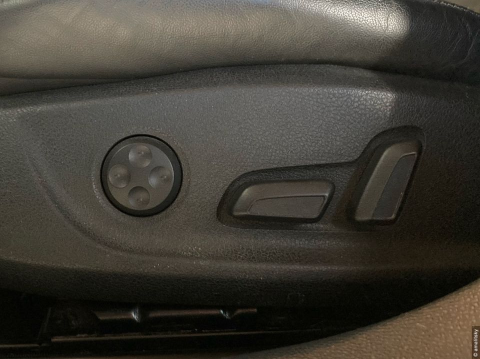 Audi seat controls