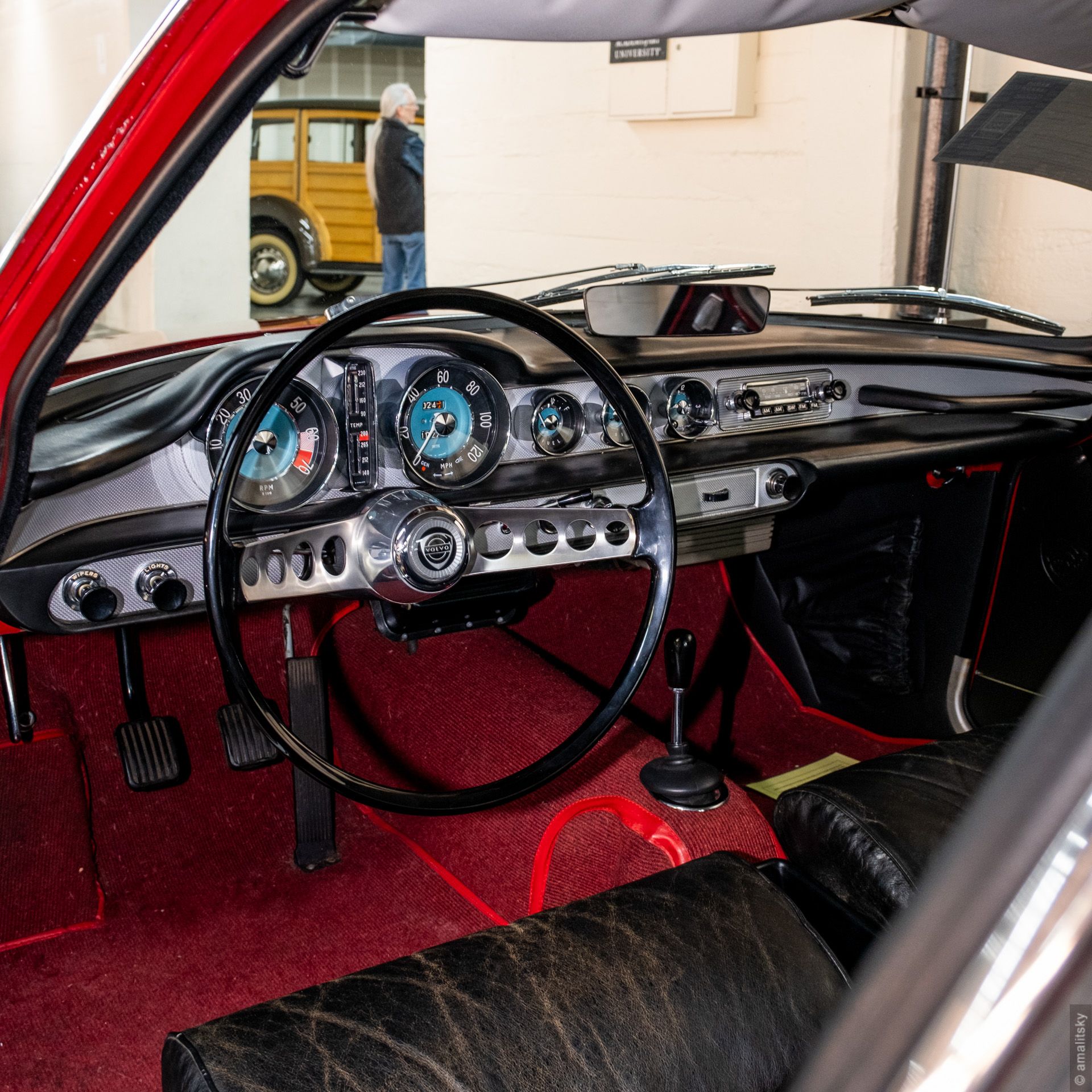 1967 Volvo 1800 S interior